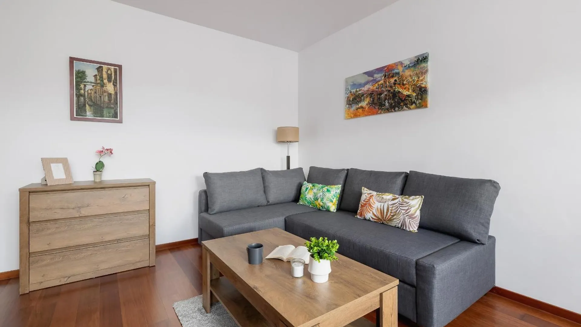 Unique Apartment Bialopradnicka With Balcony In Krakow By Noclegi Renters
