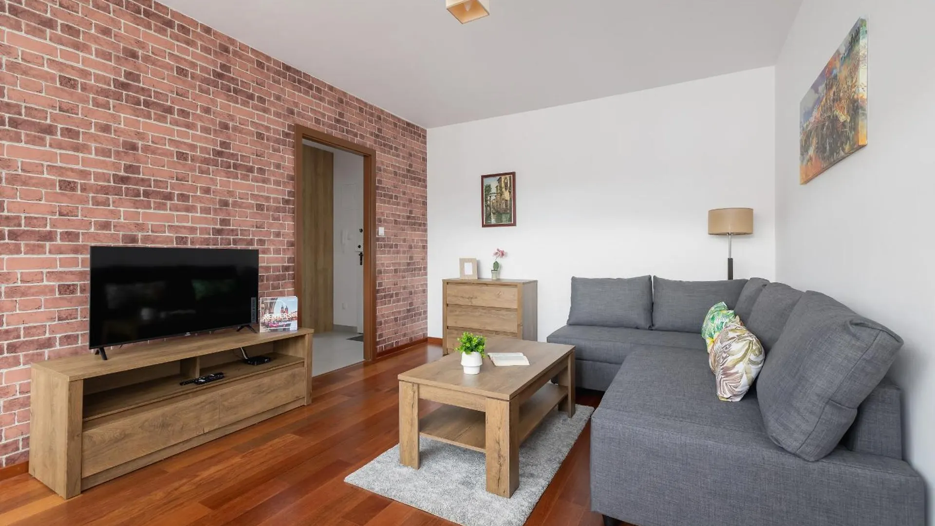 Unique Apartment Bialopradnicka With Balcony In Krakow By Noclegi Renters