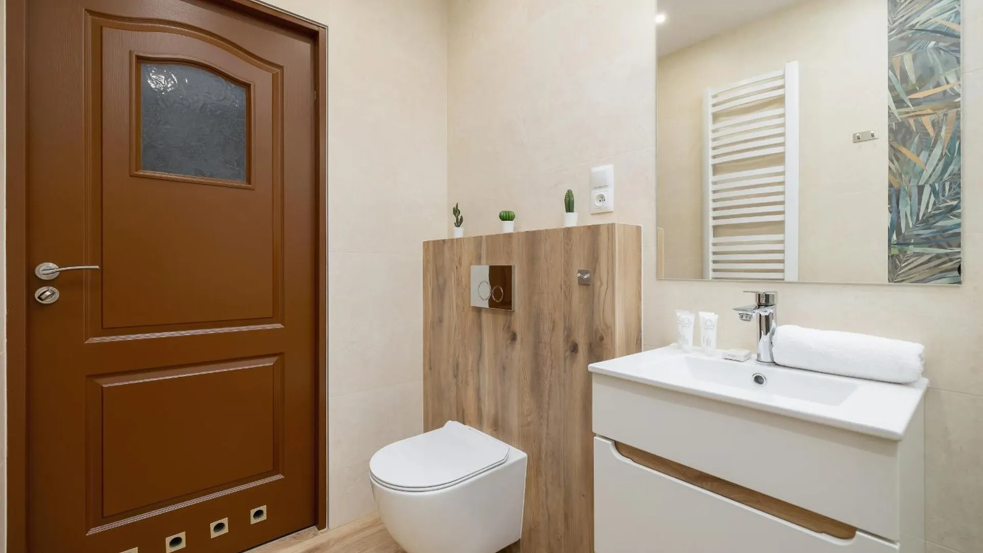Unique Apartment Bialopradnicka With Balcony In Krakow By Noclegi Renters 0*,