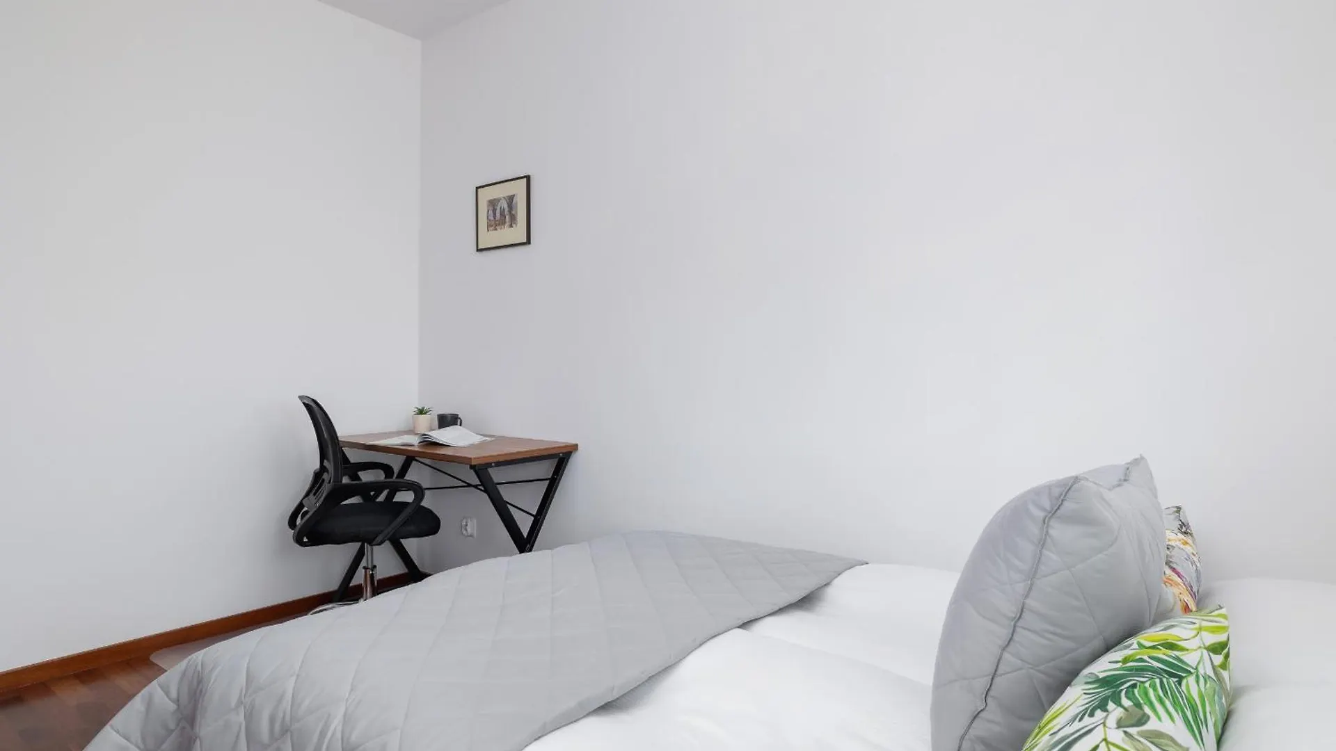 Unique Apartment Bialopradnicka With Balcony In Krakow By Noclegi Renters