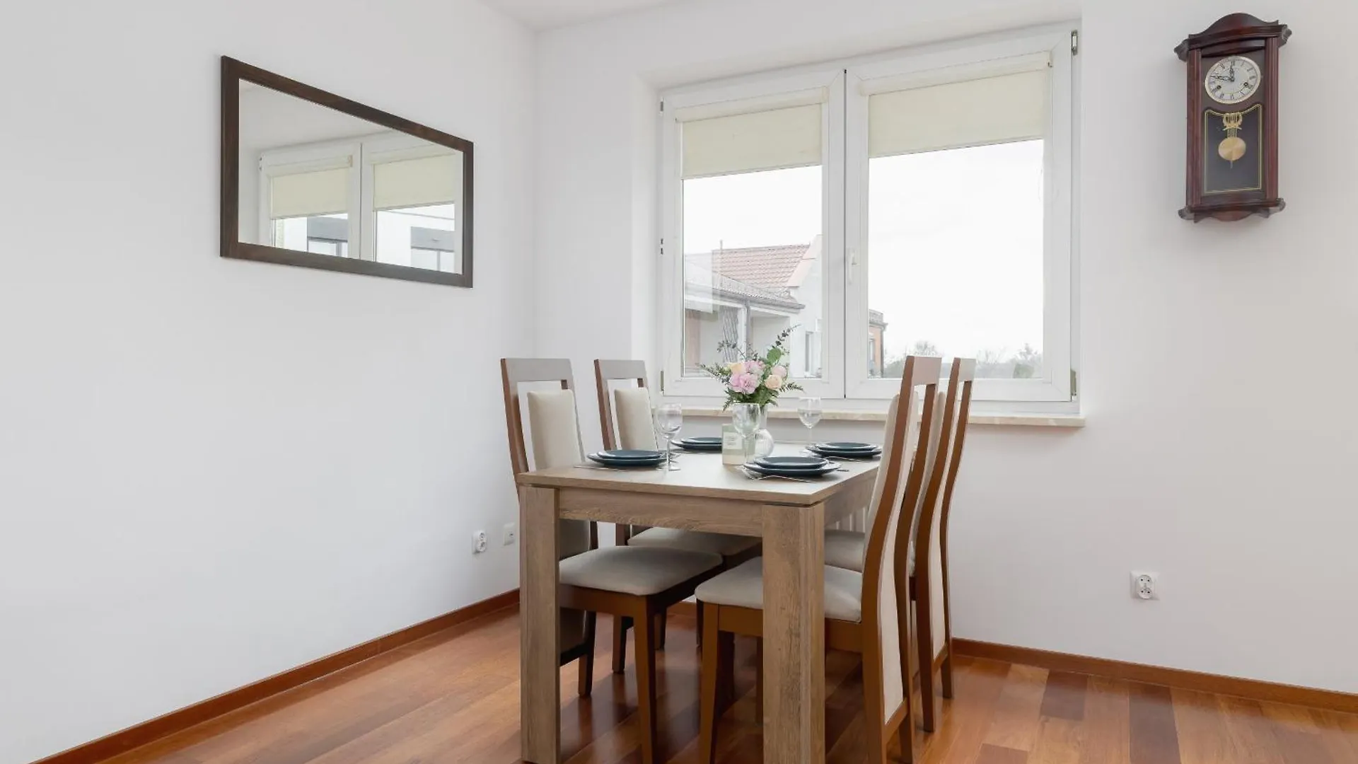 Unique Apartment Bialopradnicka With Balcony In Krakow By Noclegi Renters 0*,  Poland